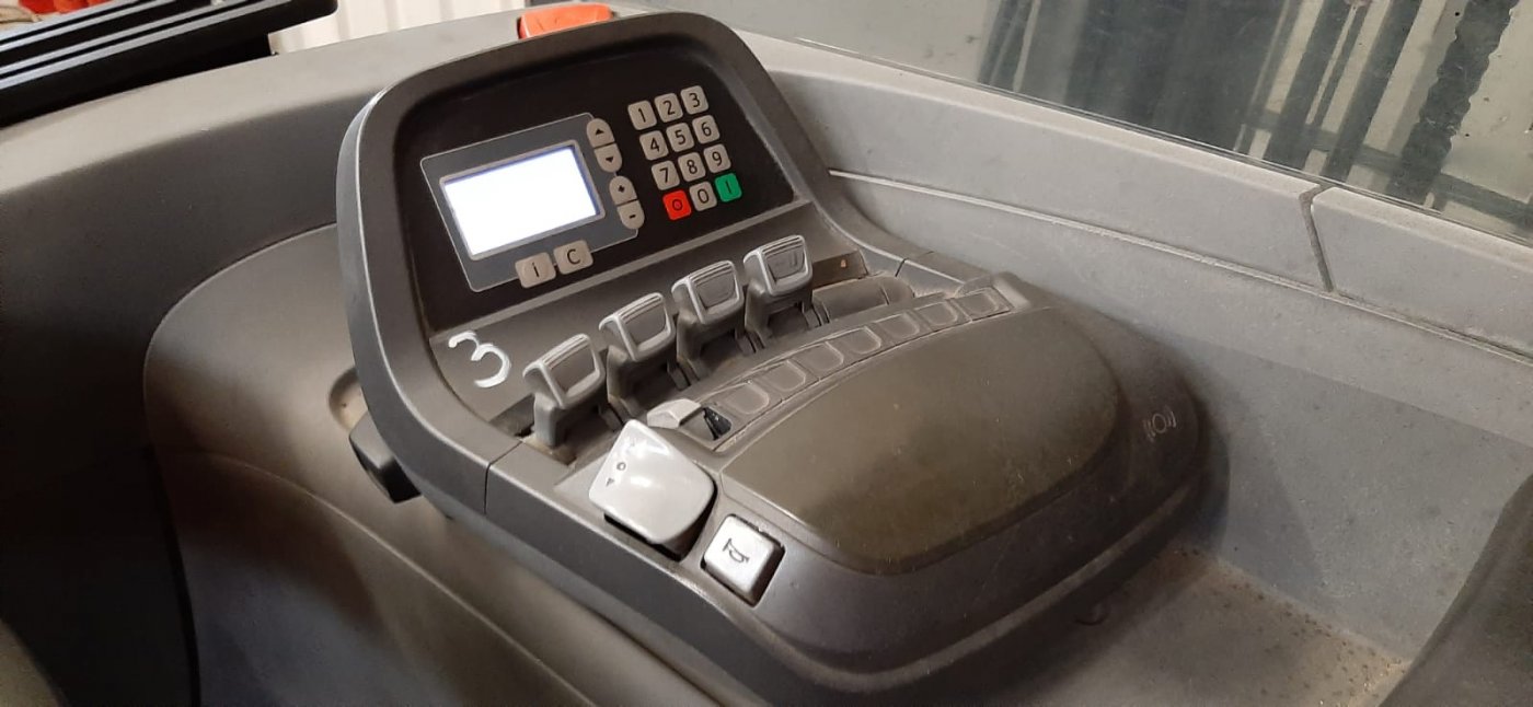 Wózek widłowy wysokiego składowania BT RRE 160