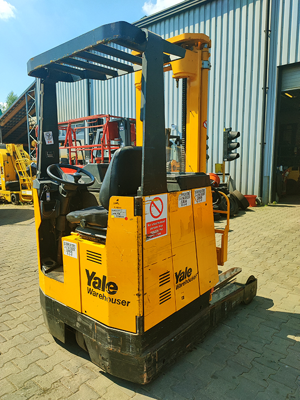 wózek widłowy magazynowy reach truck Yale ETM A16G 115-530DZ