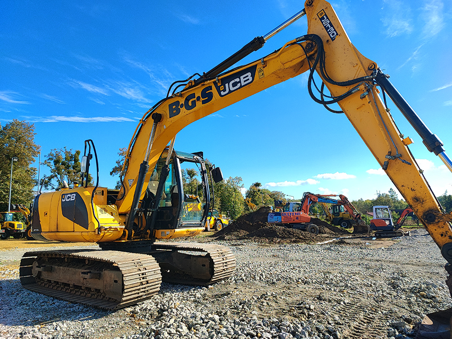 koparka gąsienicowa JCB JS130LC