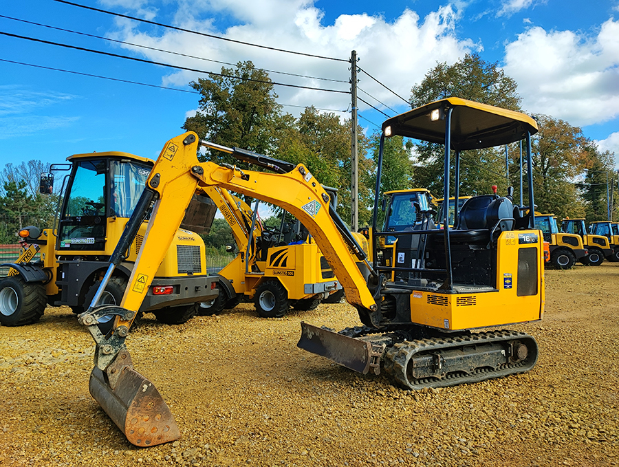 minikoparka gąsienicowa JCB 16C-1 T3