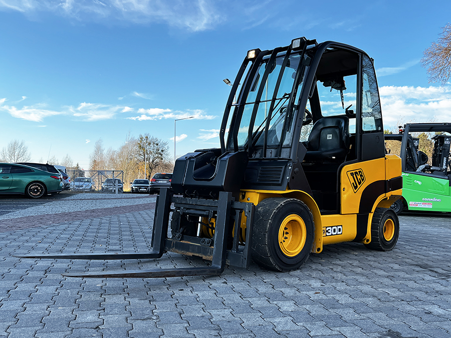 KOPIA wózek widłowy JCB TLT30D