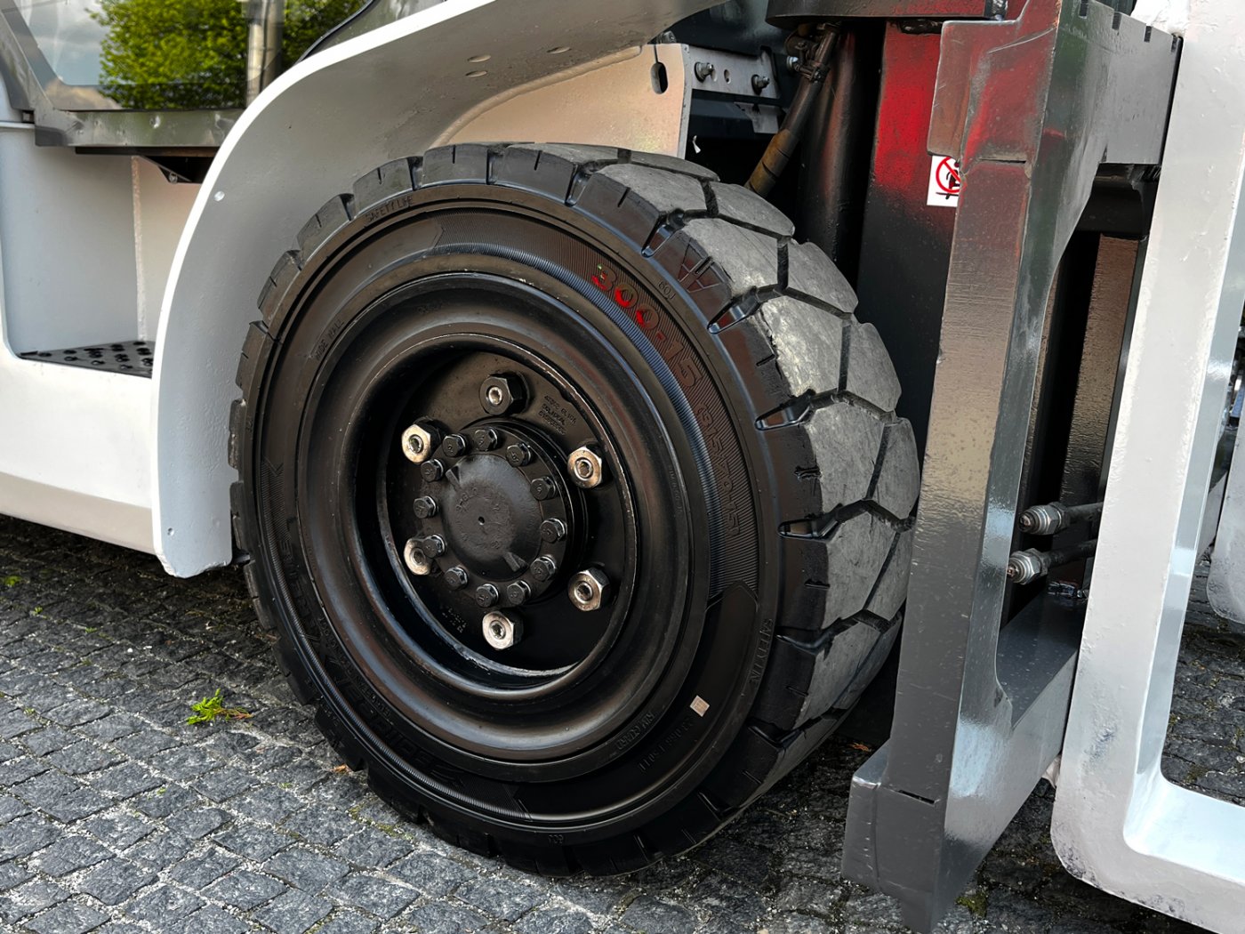 wózek widłowy Nissan UniCarriers DG1F4A50Y 5 ton