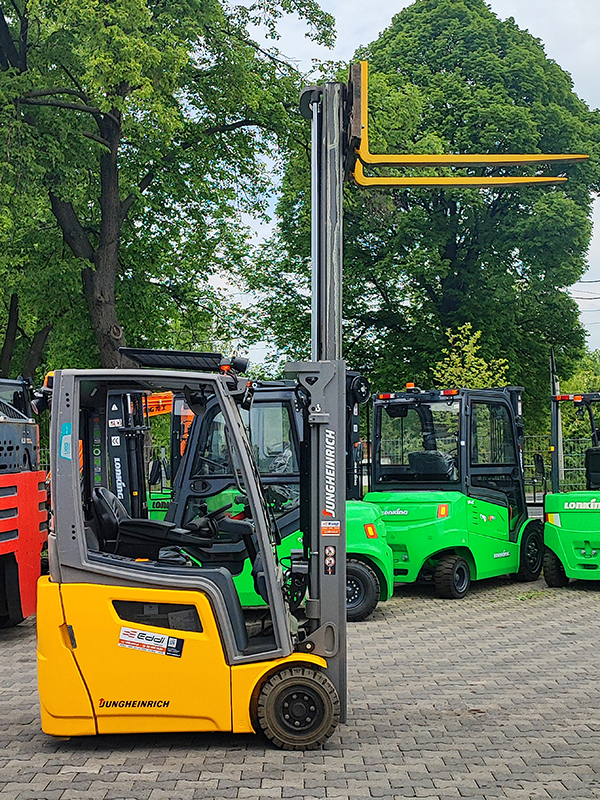 wózek elektryczny Jungheinrich EFG215