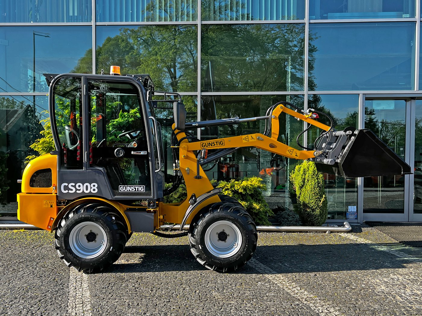 Miniładowarka kołowa Günstig CS908