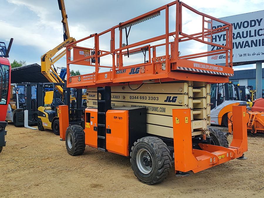Piattaforma verticale JLG 530LRT
