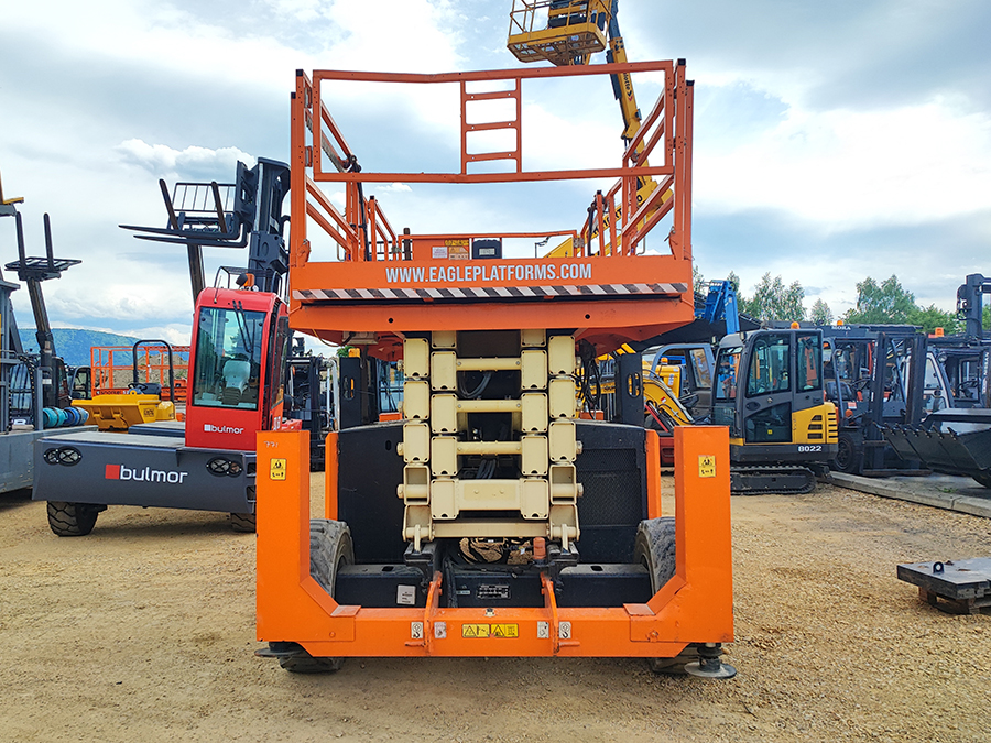 Piattaforma verticale JLG 530LRT
