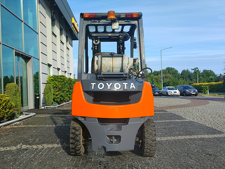 Toyota 02-8FGF20