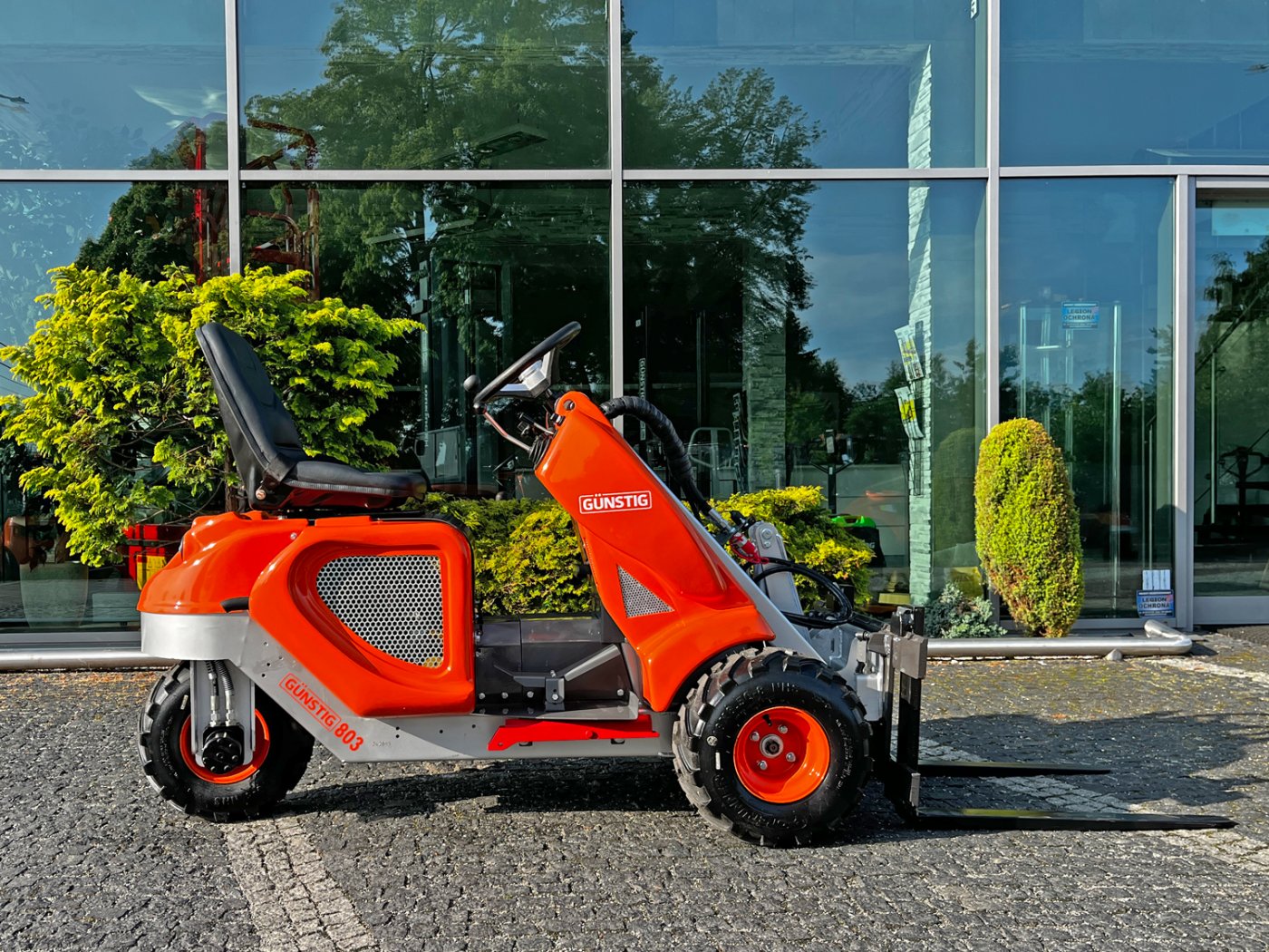 Miniładowarka 3 kołowa Günstig 803