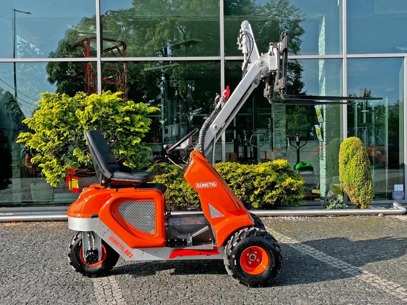 Miniładowarka 3 kołowa Günstig 803