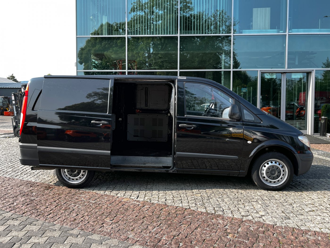 Furgon, blaszak Mercedes-Benz VITO 111 CDI