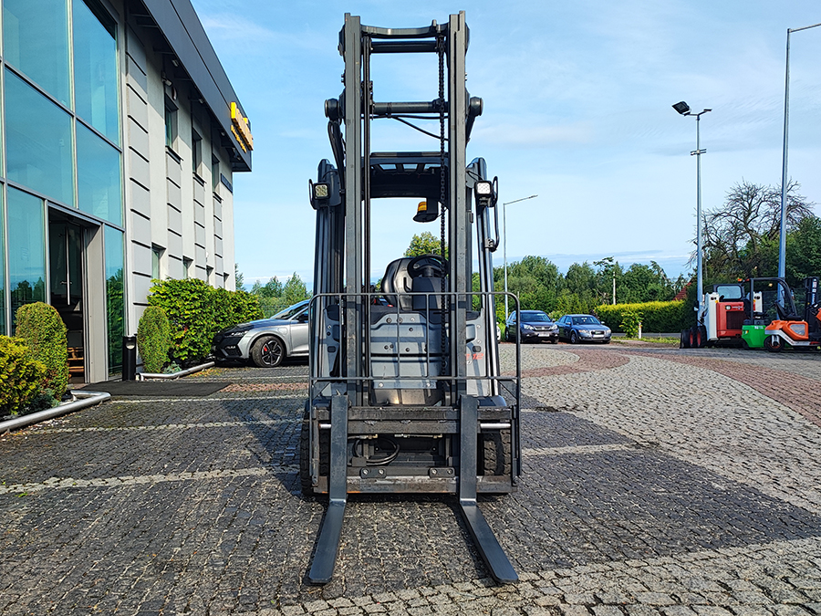 Wózek widłowy elektryczny Linde E12-02