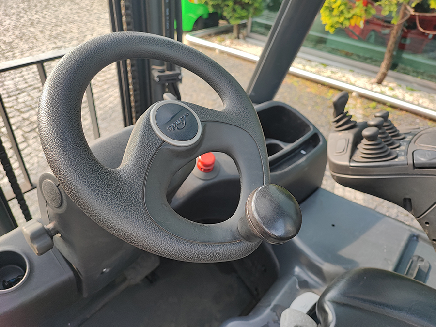 Wózek widłowy elektryczny Linde E12-02
