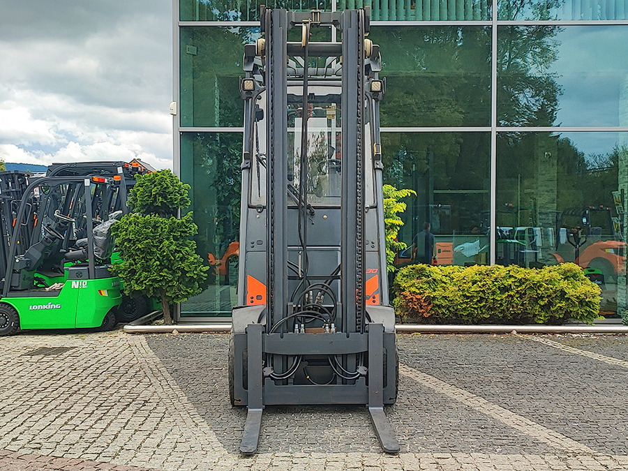 Wózek widłowy Linde H30T-02