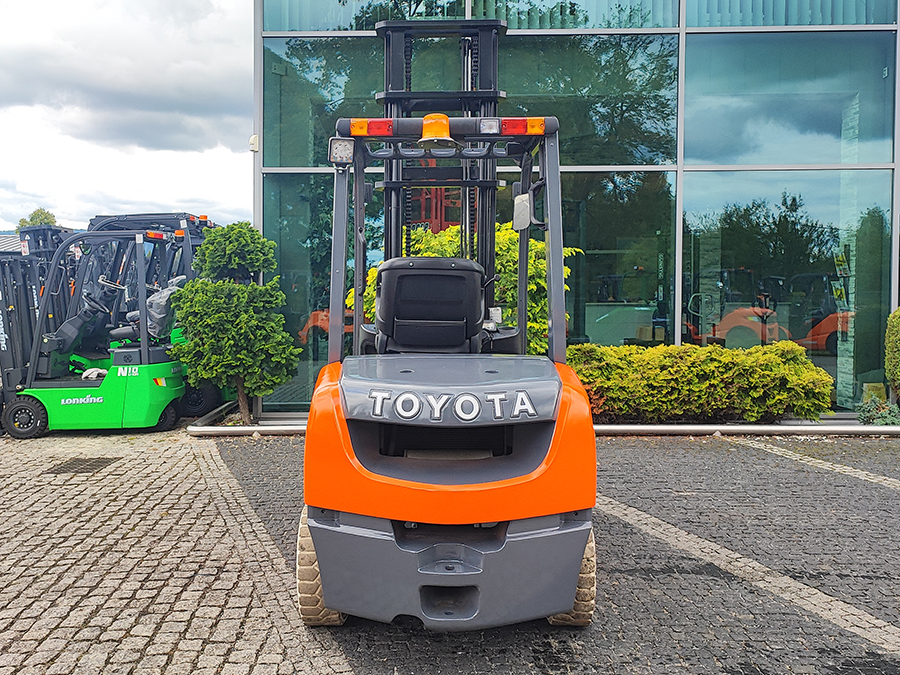Wózek widłowy Toyota 02-8FDF30