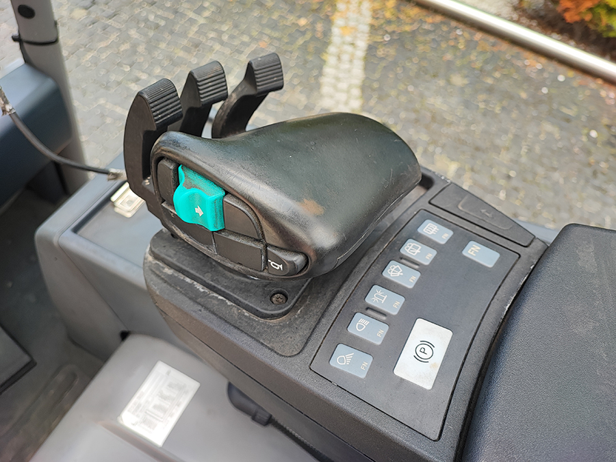 Wózek widłowy elektryczny Jungheinrich EFG220