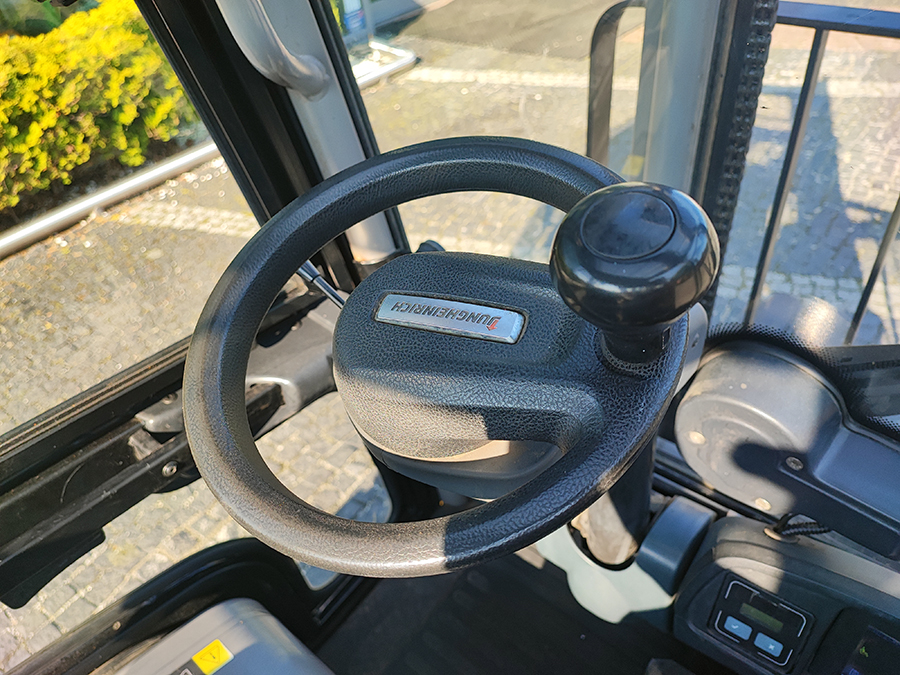 Wózek widłowy elektryczny Jungheinrich EFG 316k