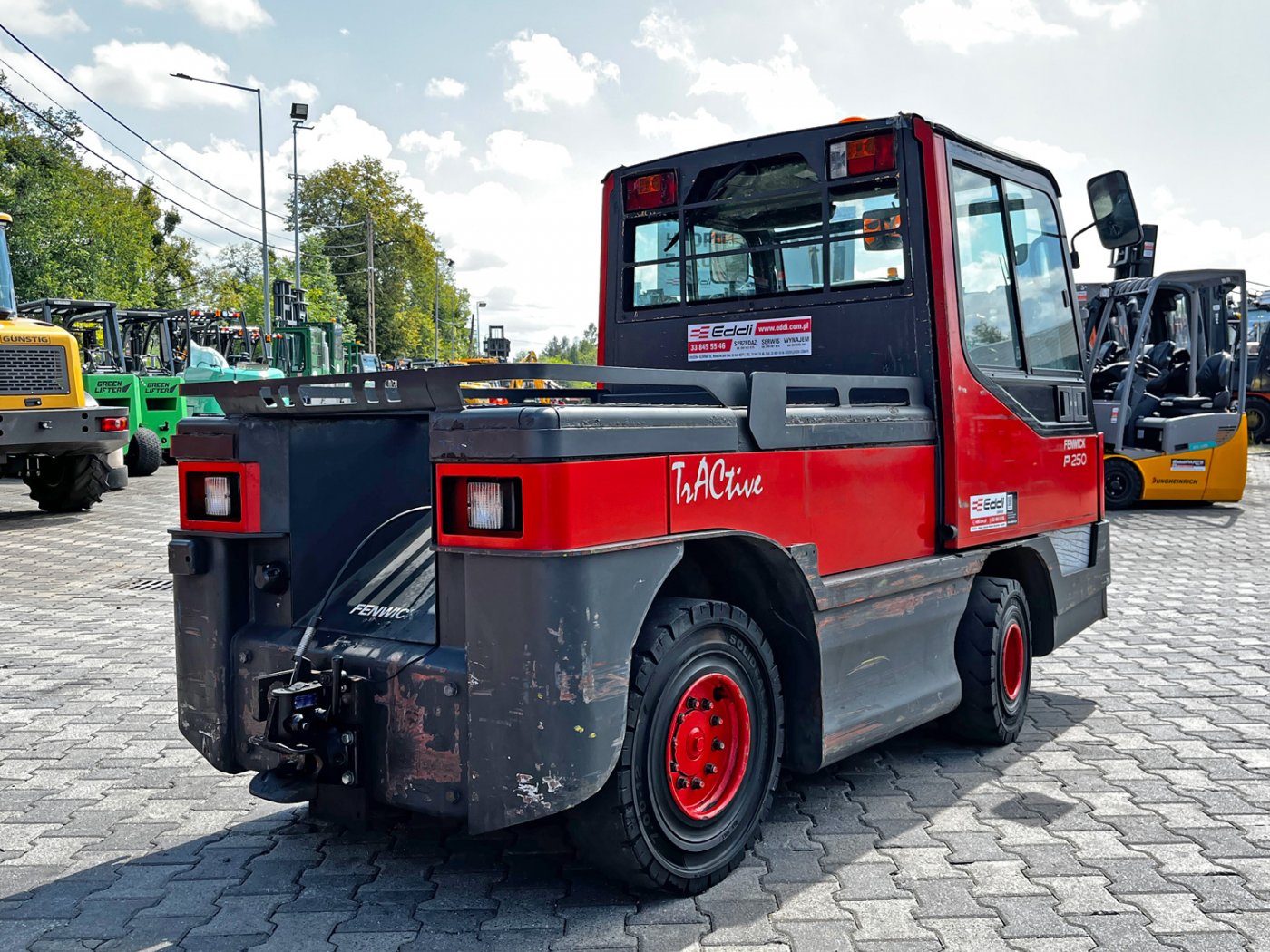 Ciągnik terminalowy elektryczny, pojazd holowniczy Linde P250