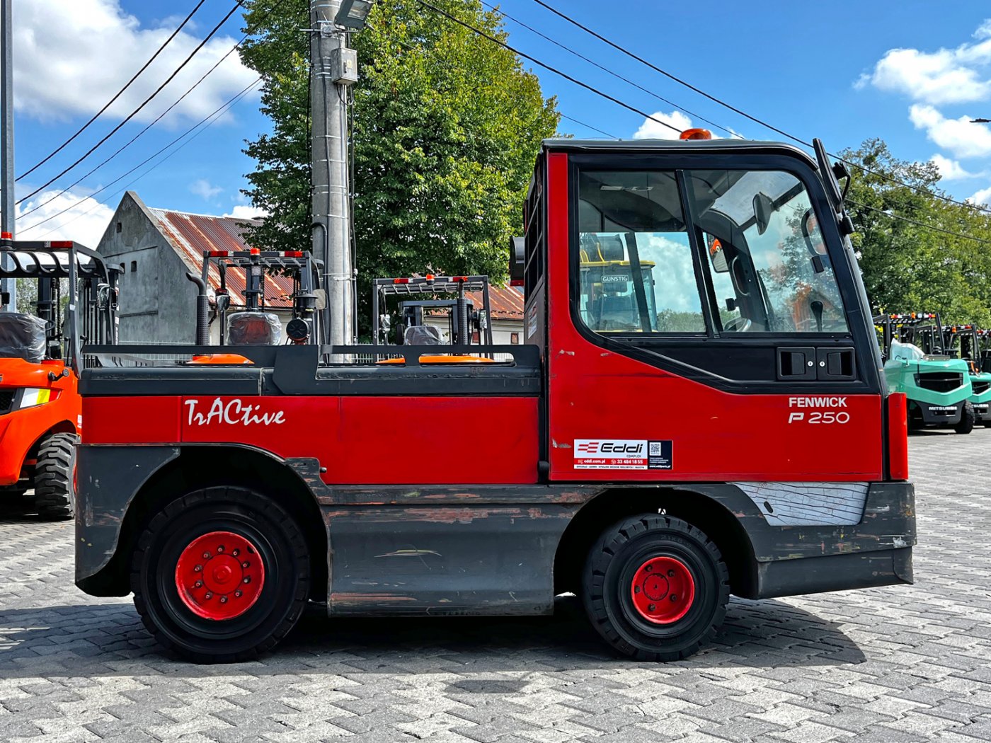 Ciągnik terminalowy elektryczny, pojazd holowniczy Linde P250