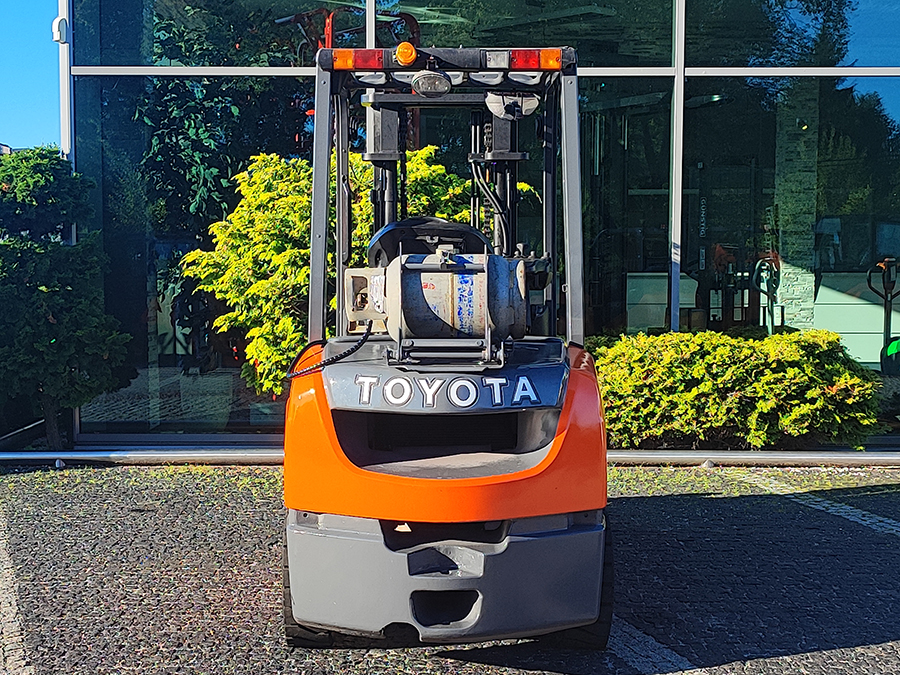 Wózek widłowy Toyota 02-8FGJF35