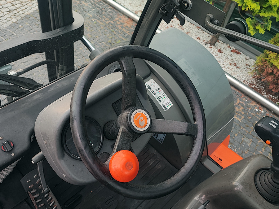 Wózek widłowy terenowy Ausa C 500 H
