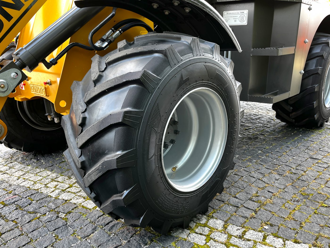 Chińska ładowarka kołowa Günstig 910N