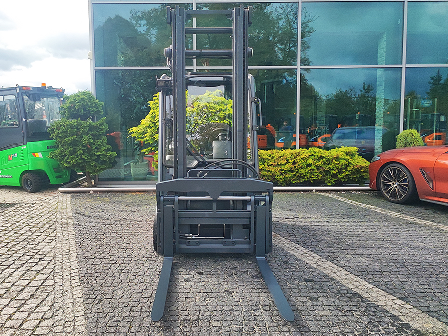 Wózek widłowy elektryczny Linde E16C-02