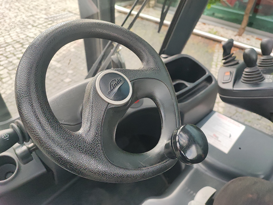 Wózek widłowy elektryczny Linde E16C-02