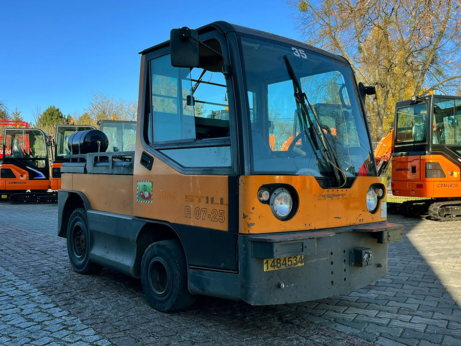 Ciągnik terminalowy elektryczny Still R07-25