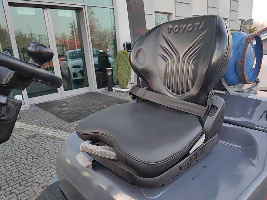 Wózek widłowy Toyota 02-8FGF15