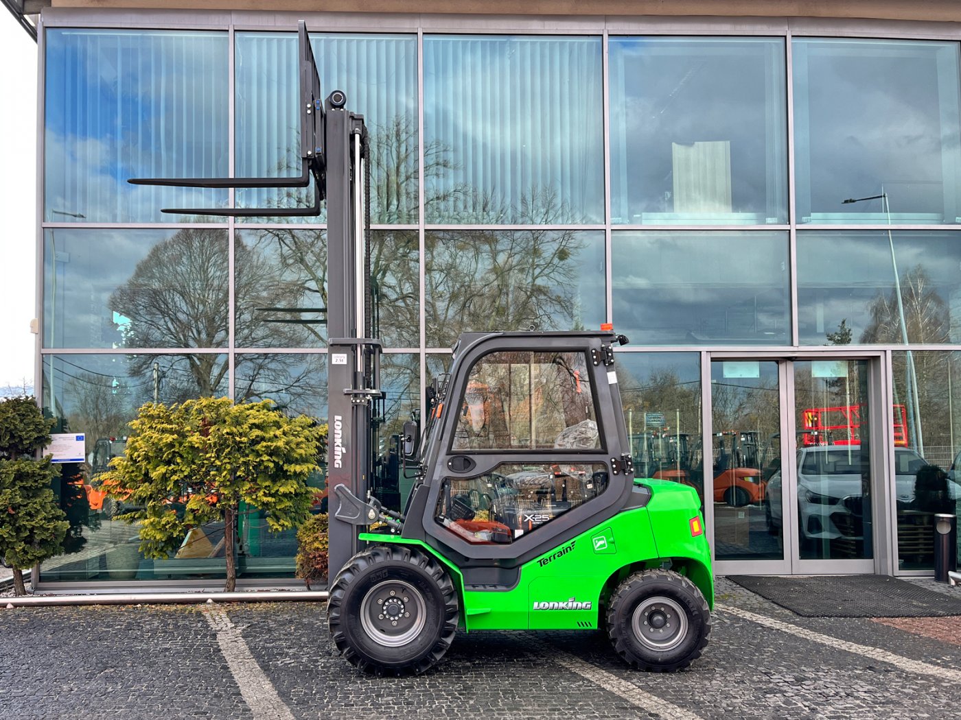 wózek terenowy elektryczny Lonking LG25BT Terrain li-ion kabina