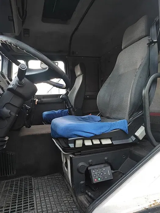 Samochód ciężarowy, skrzynia MAN 13.284