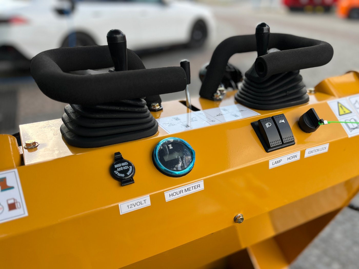 Miniładowarka gąsienicowa skid steer Günstig DT480