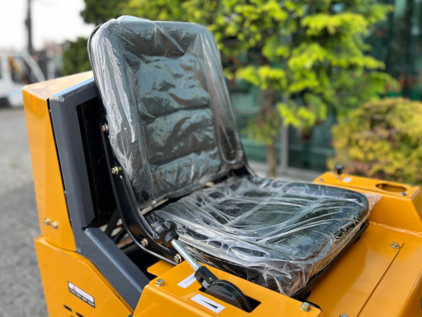 Miniładowarka gąsienicowa skid steer Günstig DT480