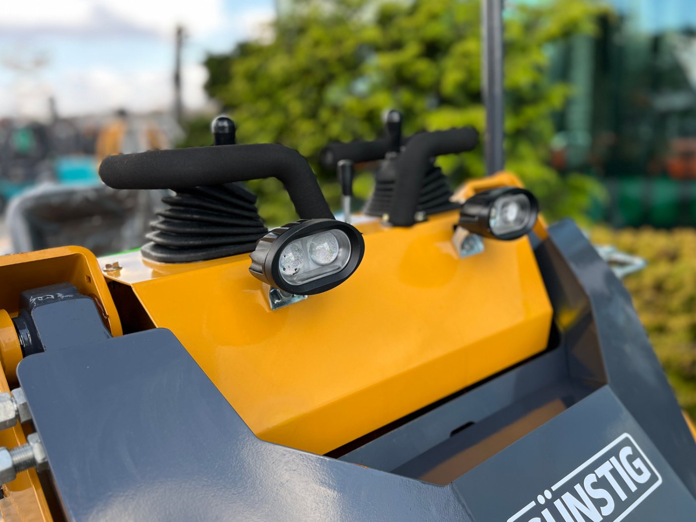 Miniładowarka gąsienicowa skid steer Günstig DT480