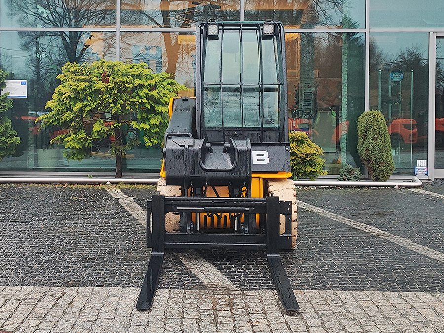 Wózek widłowy teleskopowy JCB TLT25D