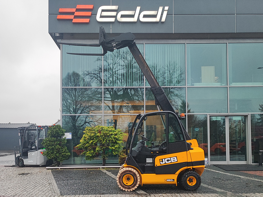 Wózek widłowy teleskopowy JCB TLT25D