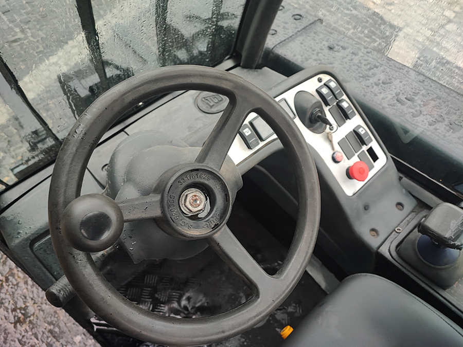 Wózek widłowy teleskopowy JCB TLT25D