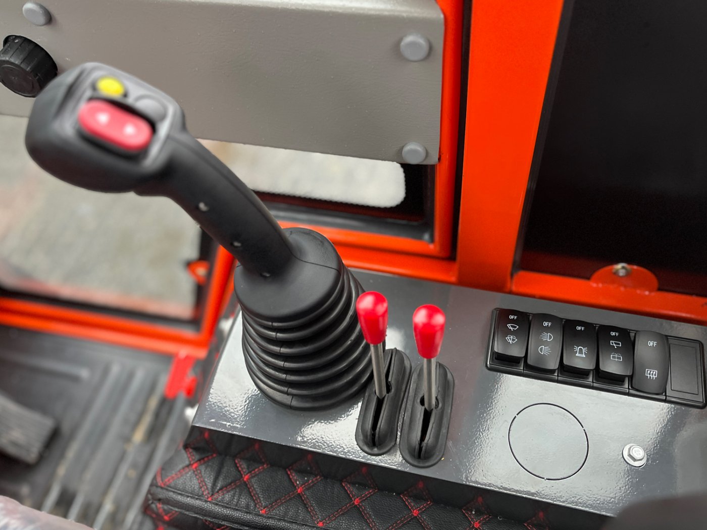 Ładowarka kołowa teleskopowa Günstig 911T