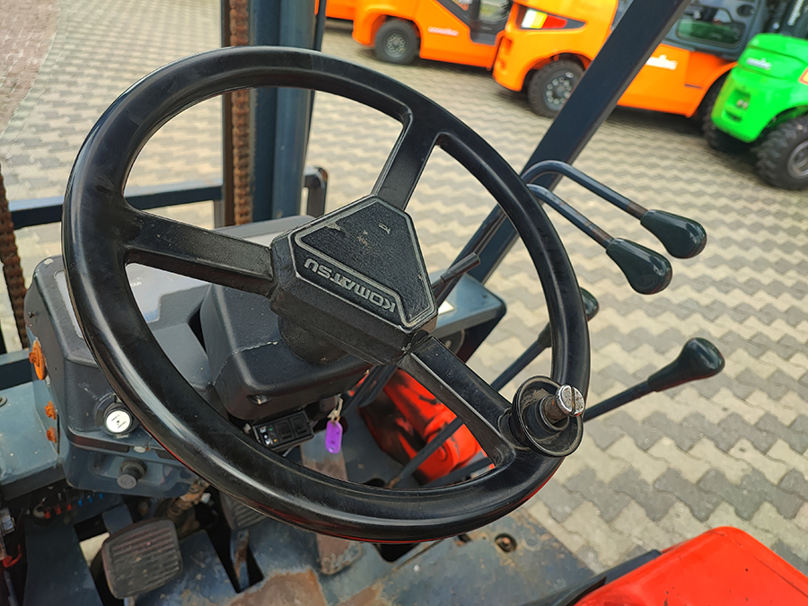 Wózek widłowy Komatsu FG25-11