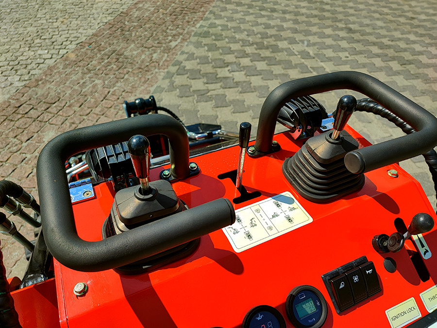 Miniładowarka gąsienicowa skid steer SDLOOL SL380C