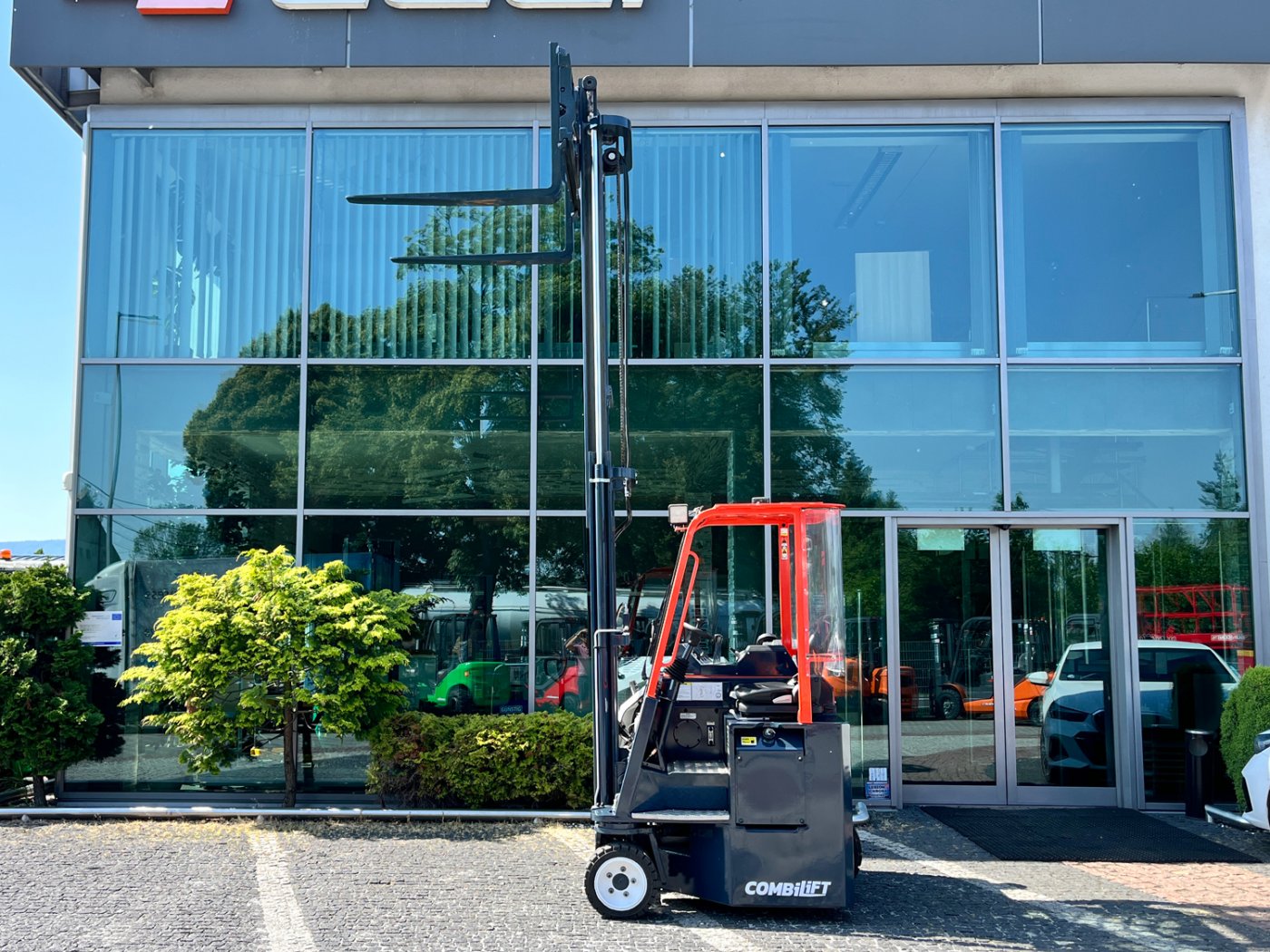 wózek wielokierunkowy Combilift C3000