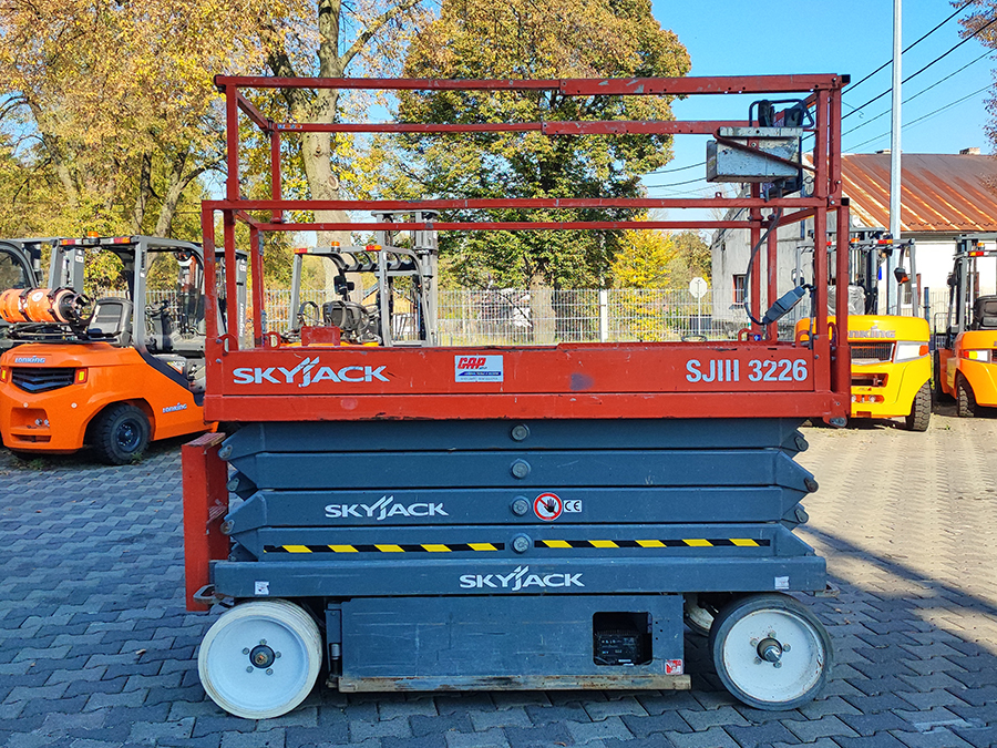 Zwyżka podnośnik nożycowy Skyjack SJIII-3226