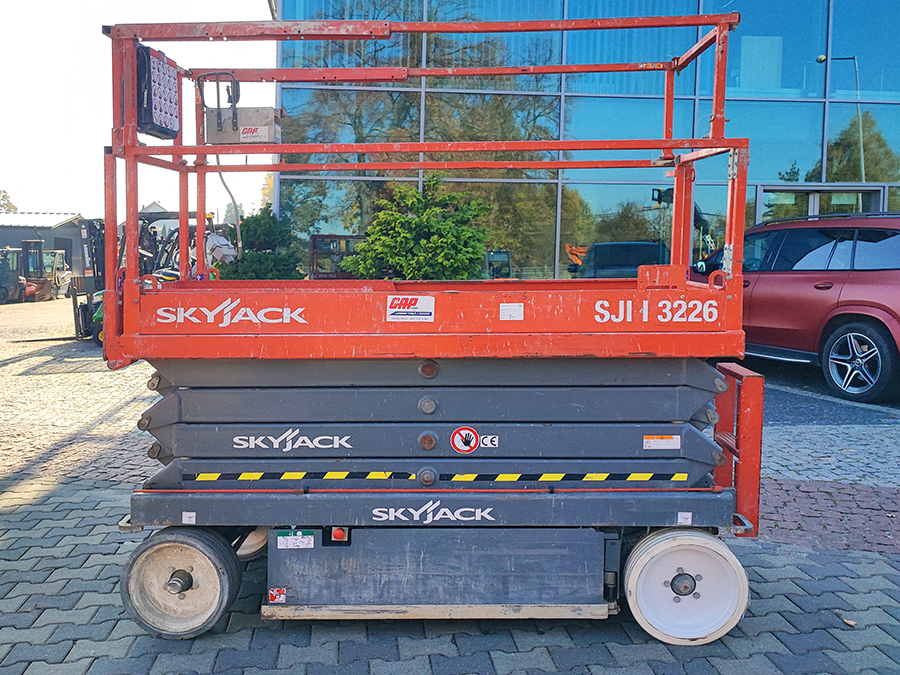 Zwyżka podnośnik nożycowy Skyjack SJIII-3226