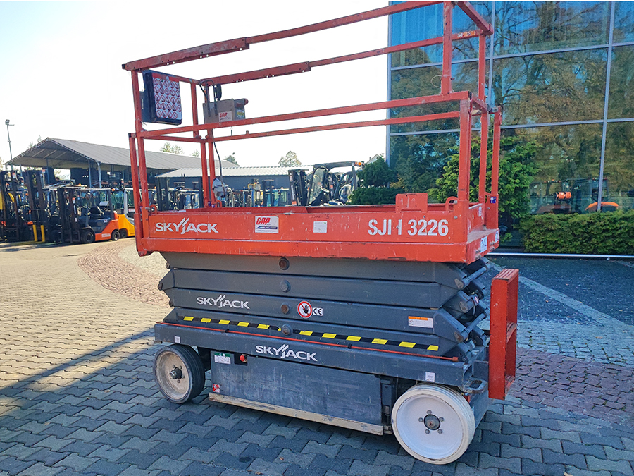 Zwyżka podnośnik nożycowy Skyjack SJIII-3226
