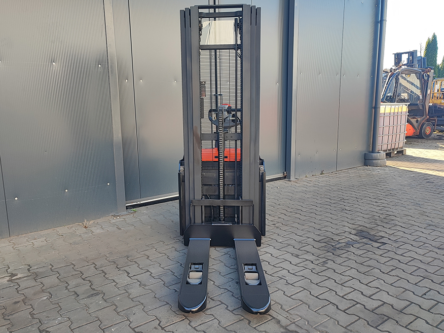 Carello elevatore magazzinieri BT SWE 120L