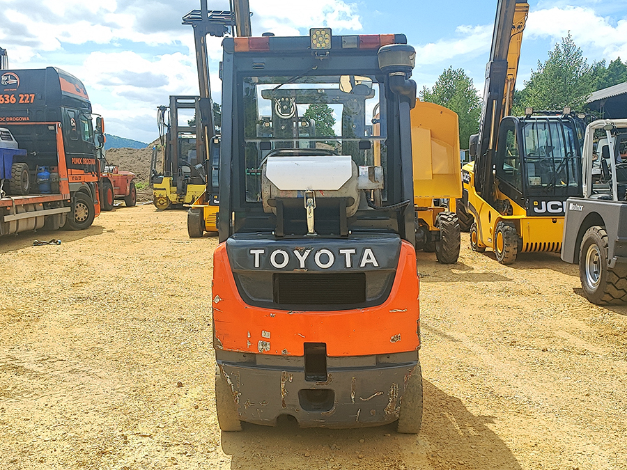 Wózek widłowy Toyota 02-8FGF18