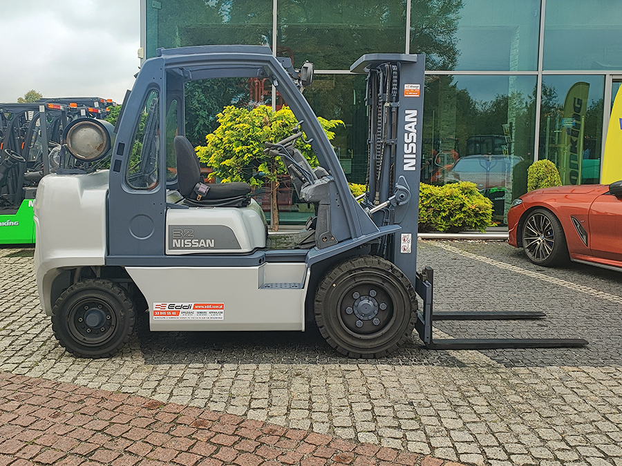 wózek widłowy Nissan UG1D2A32LQ