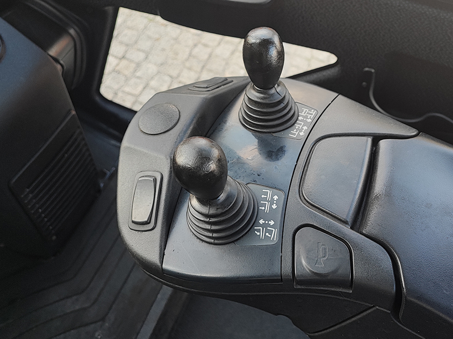 Wózek widłowy Linde H45T-02