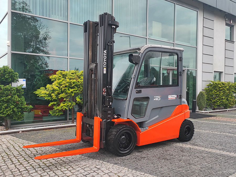 Wózek widłowy elektryczny Toyota 8FBMT40