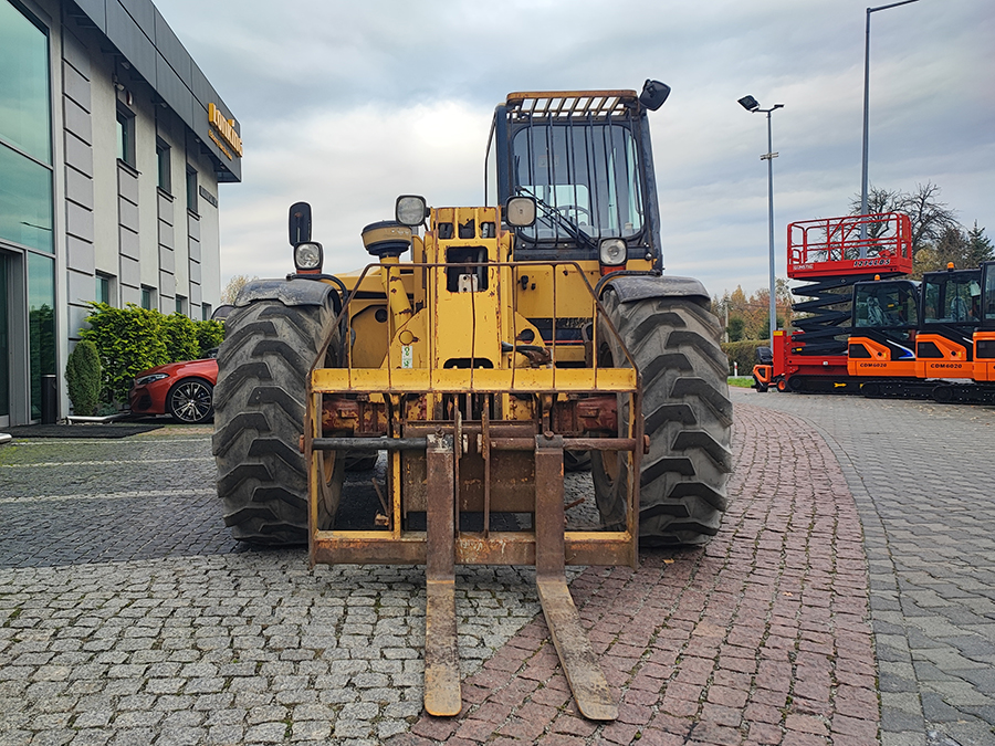 Ładowarka teleskopowa Caterpillar TH62